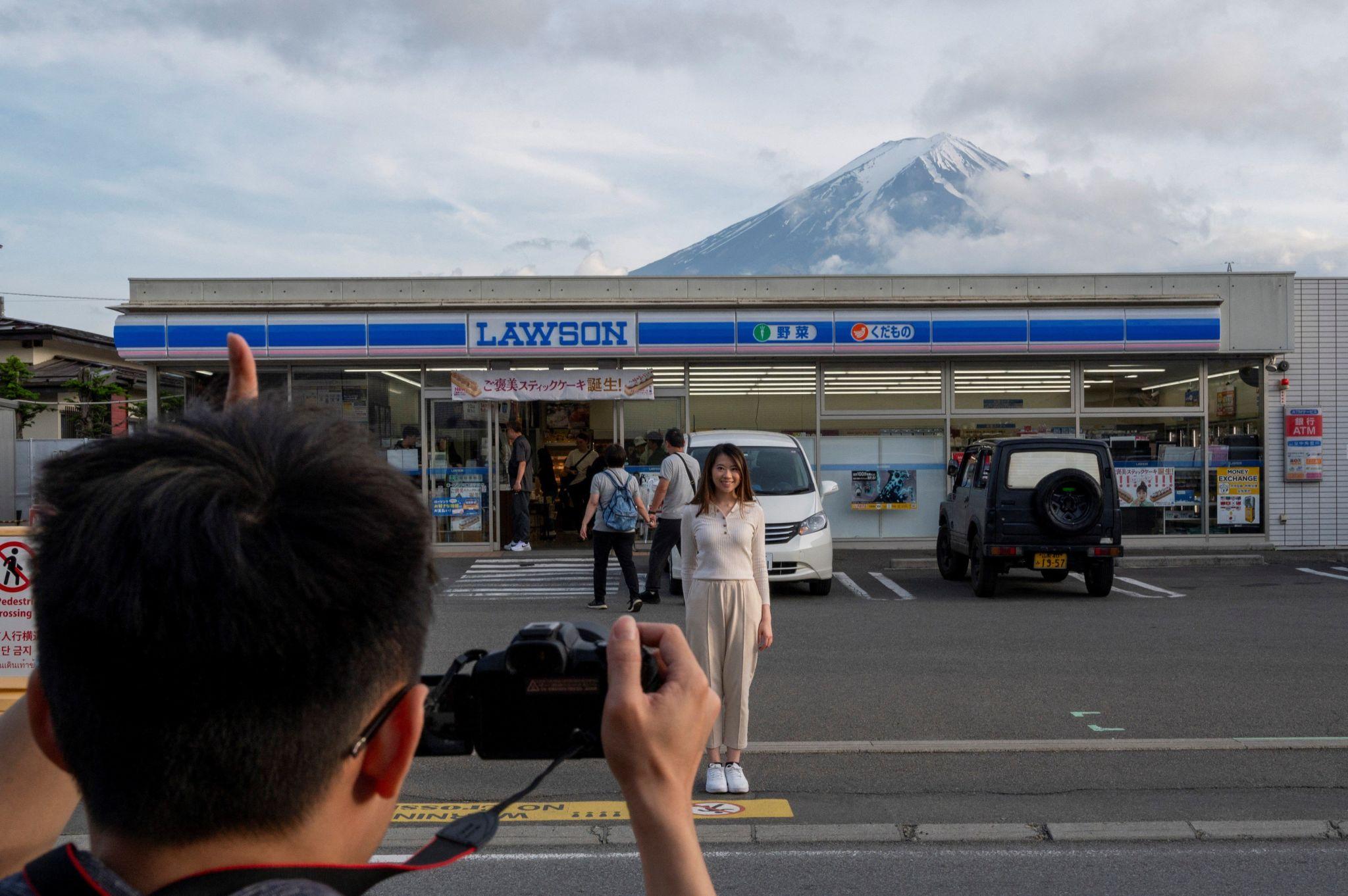 Mt. Fuji Essential Day Tour from Tokyo